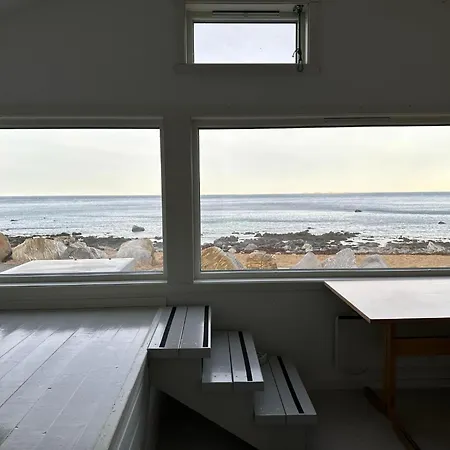 Feriehus Old Airport Vaeroy