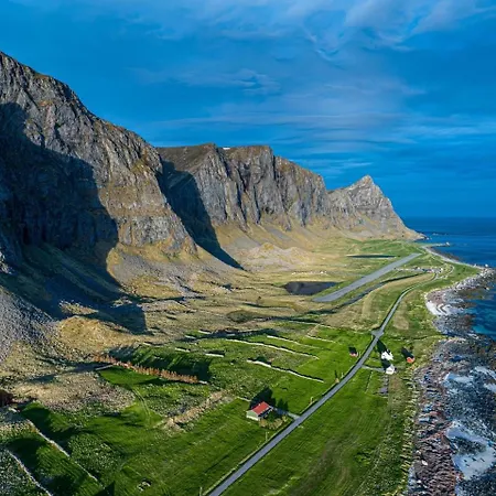 Semesterbostad Old Airport Vaeroy